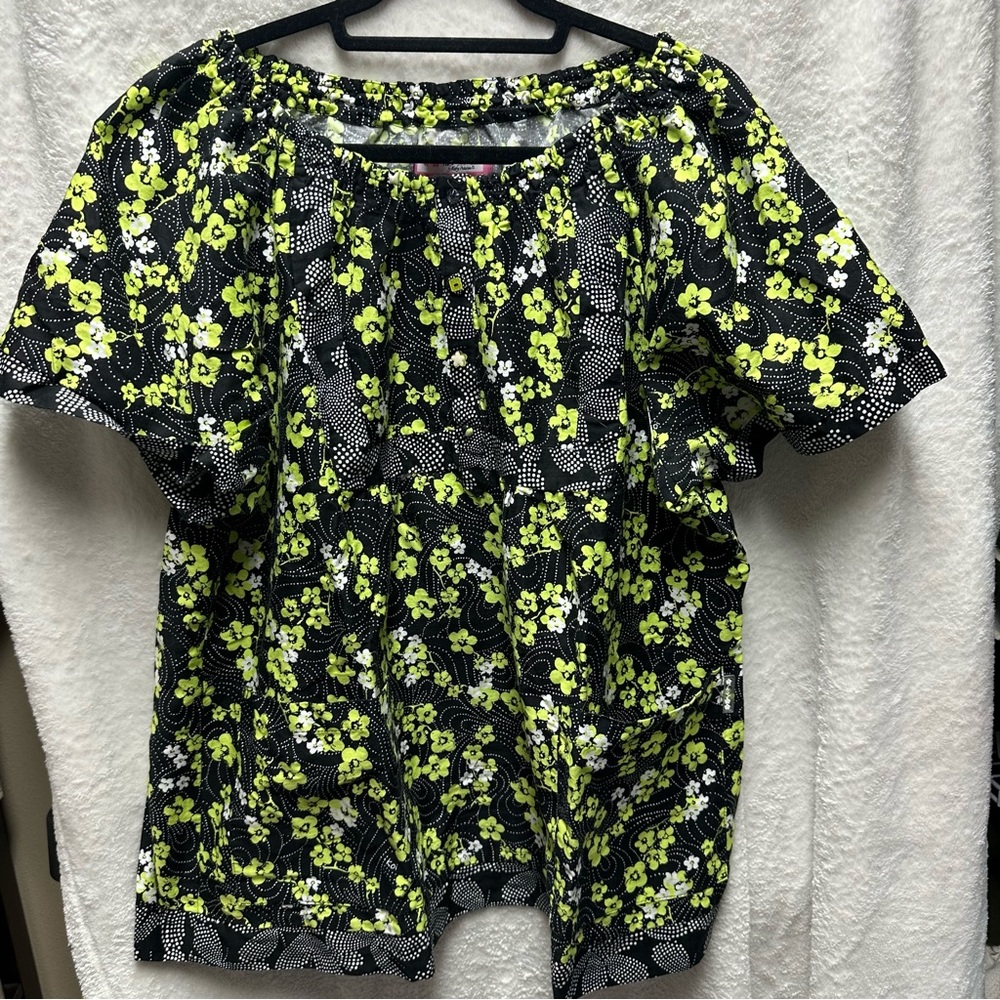 Koi scrub top 3XL fun green floral print